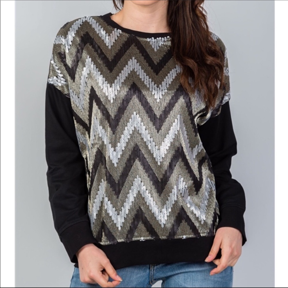 5 STAR Sequined zigzag pattern sweater.